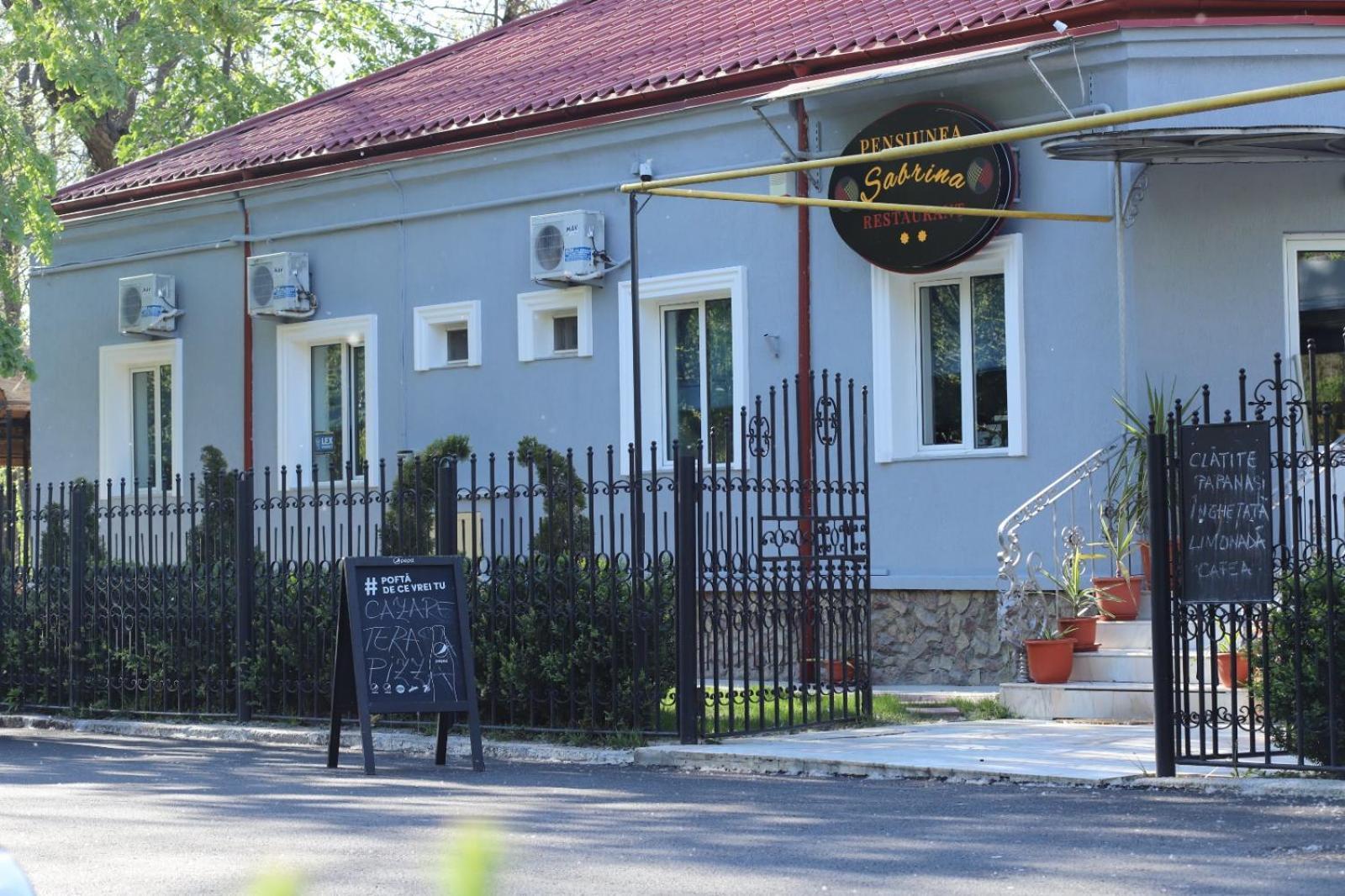 Pensiunea Sabrina Baile Lacu Sarat Ngoại thất bức ảnh